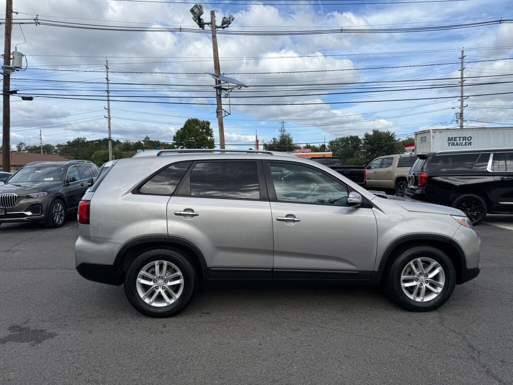 Used 2014 Kia Sorento LX FWD image 8