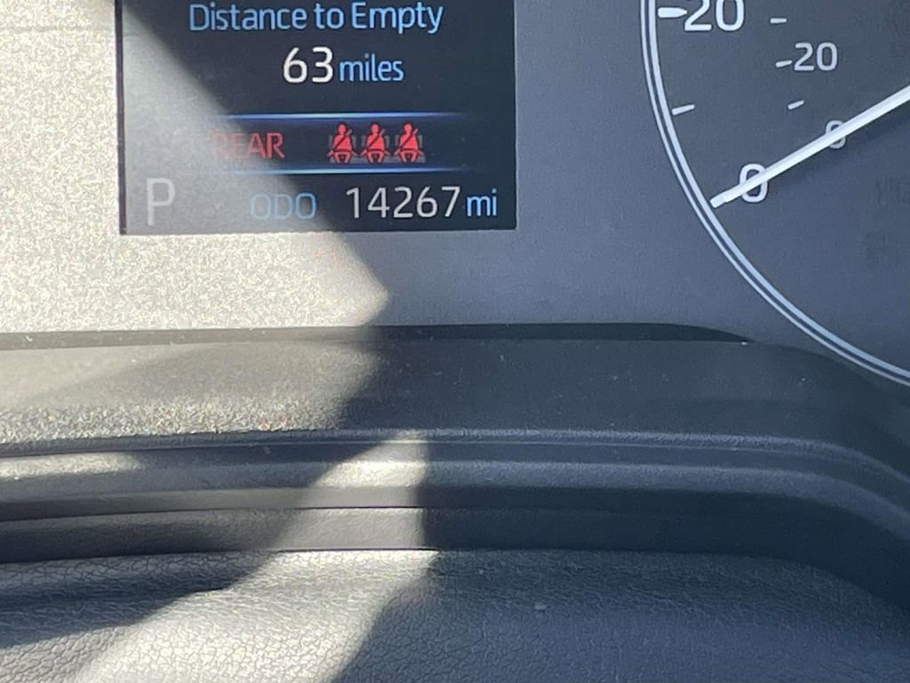 Used 2025 Toyota Corolla LE image 22