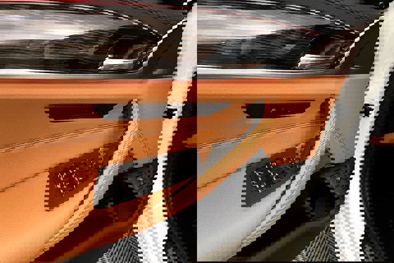 Used 2020 BMW 540i xDrive w/ M Sport Package image 11