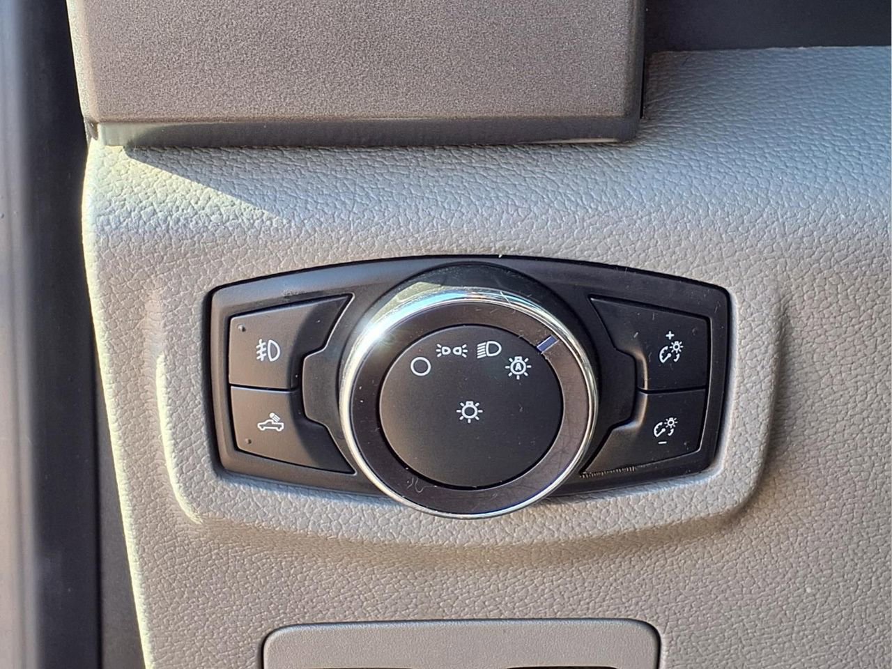 Used 2019 Ford F150 XLT w/ Equipment Group 302A Luxury image 16