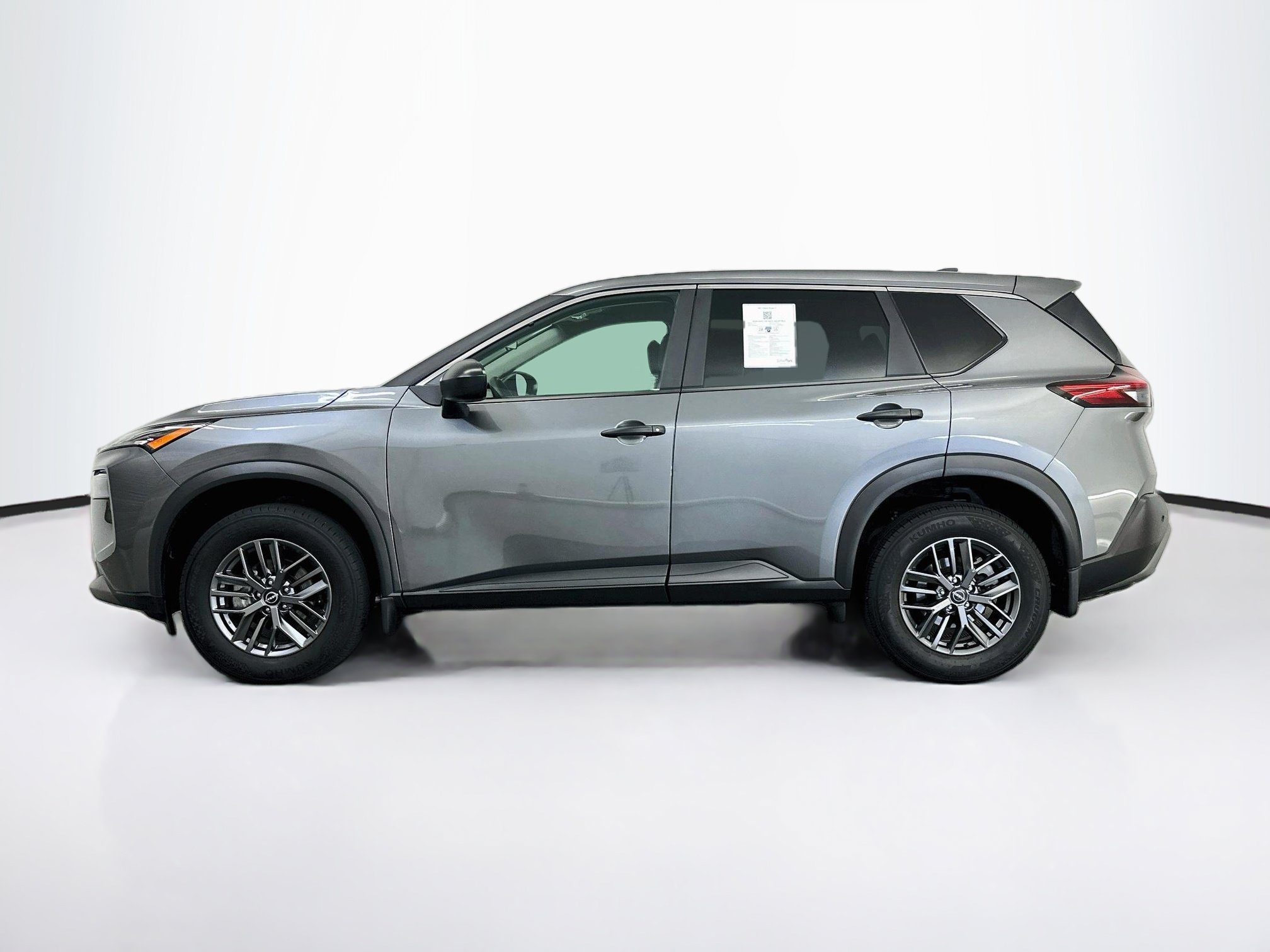 Used 2023 Nissan Rogue S AWD/4WD image 4