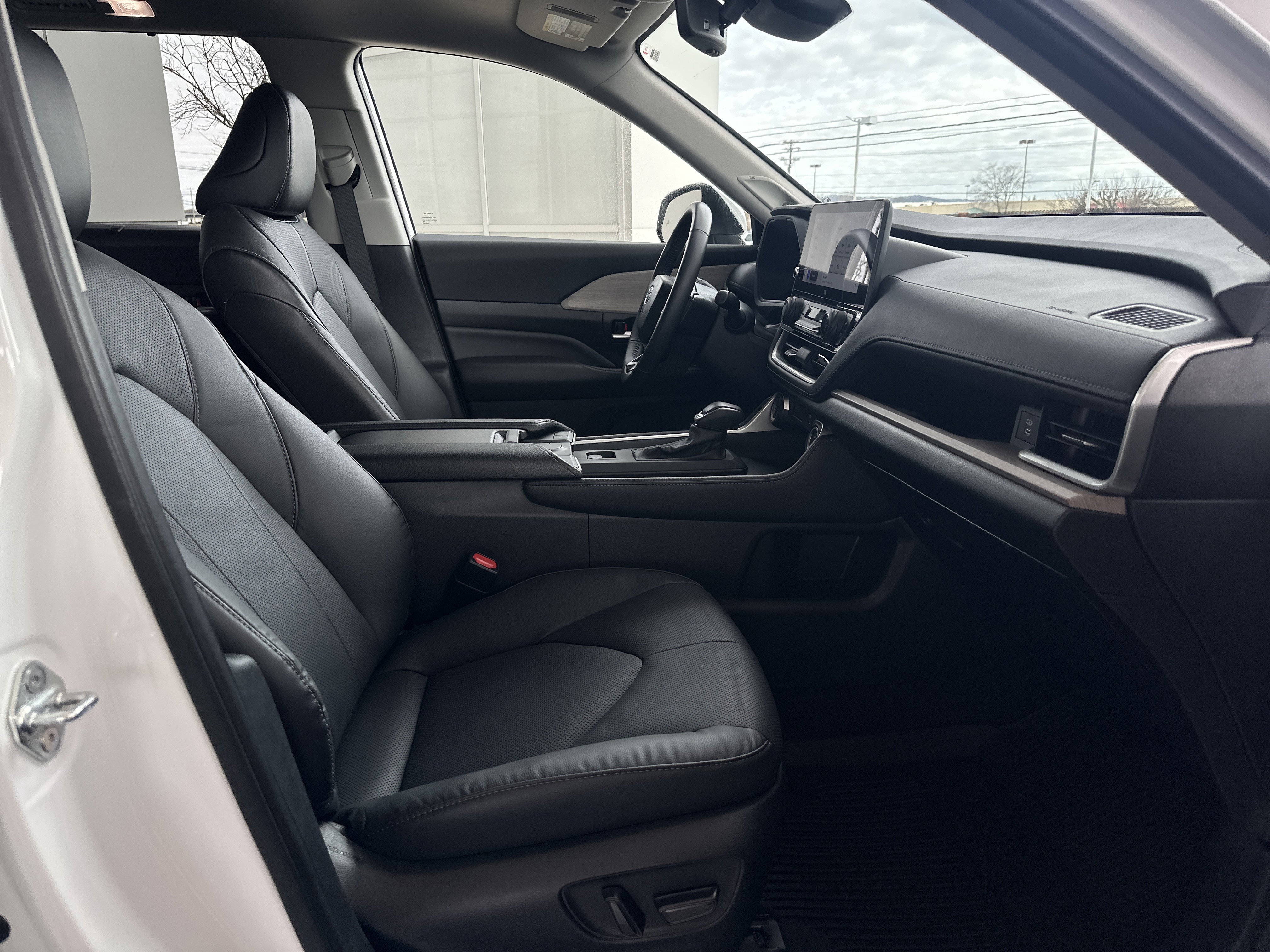 Certified 2024 Toyota Grand Highlander AWD image 13