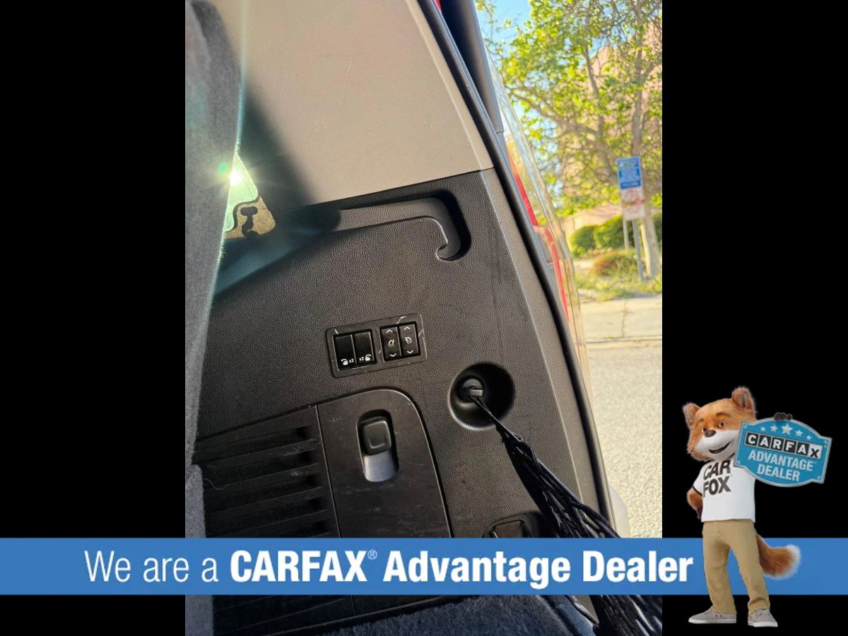 Used 2016 Cadillac Escalade Premium RWD image 18