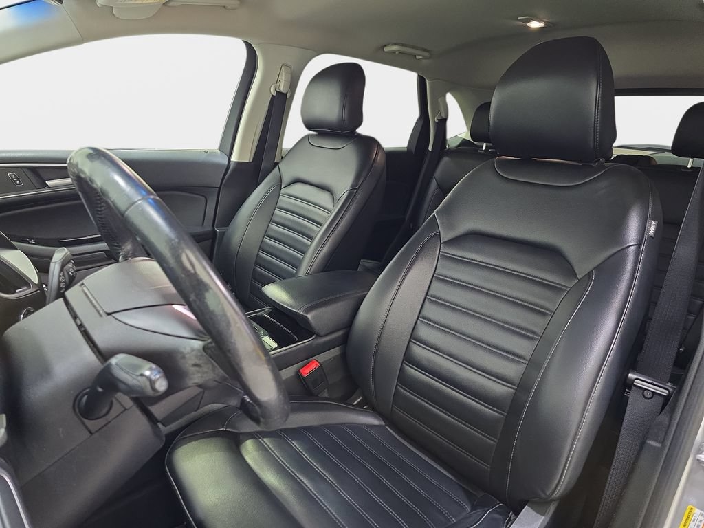 Used 2019 Ford Edge SEL w/ Equipment Group 201A FWD image 16
