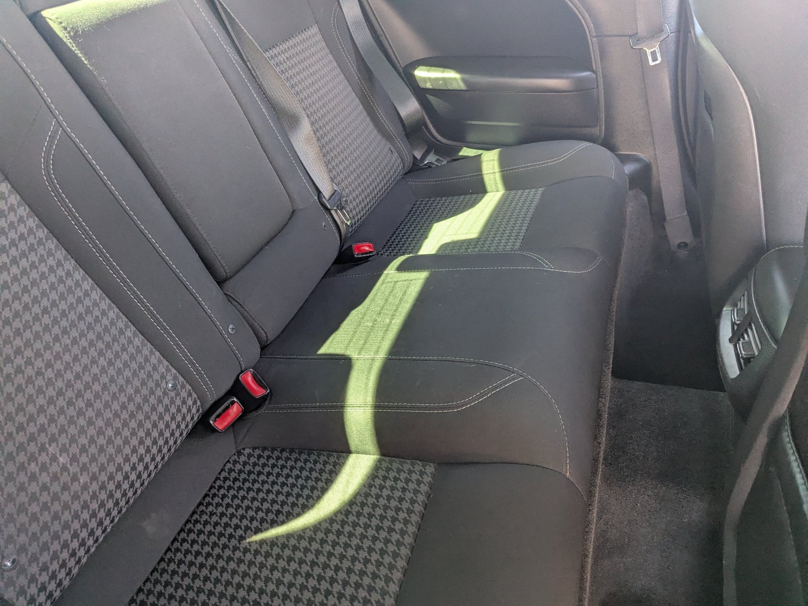 Used 2016 Dodge Challenger SXT RWD image 14