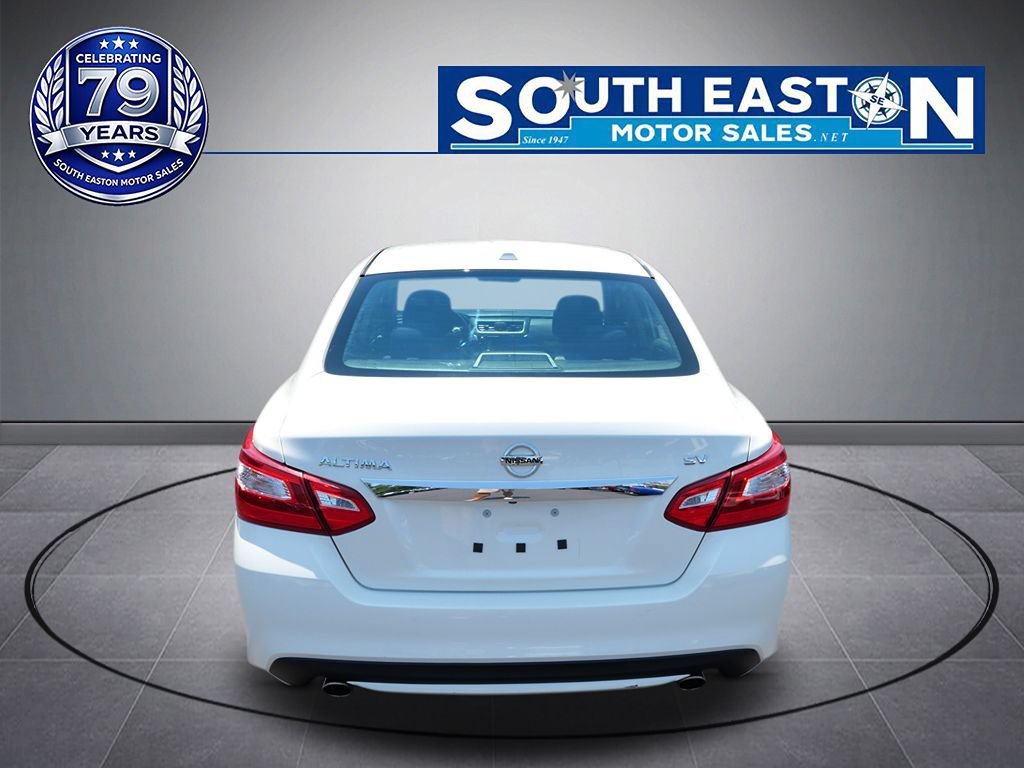 Used 2017 Nissan Altima 2.5 SV w/ Convenience Package FWD image 4