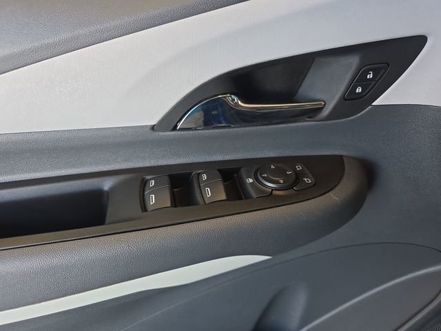 Used 2021 Chevrolet Bolt Premier w/ Infotainment Package image 21
