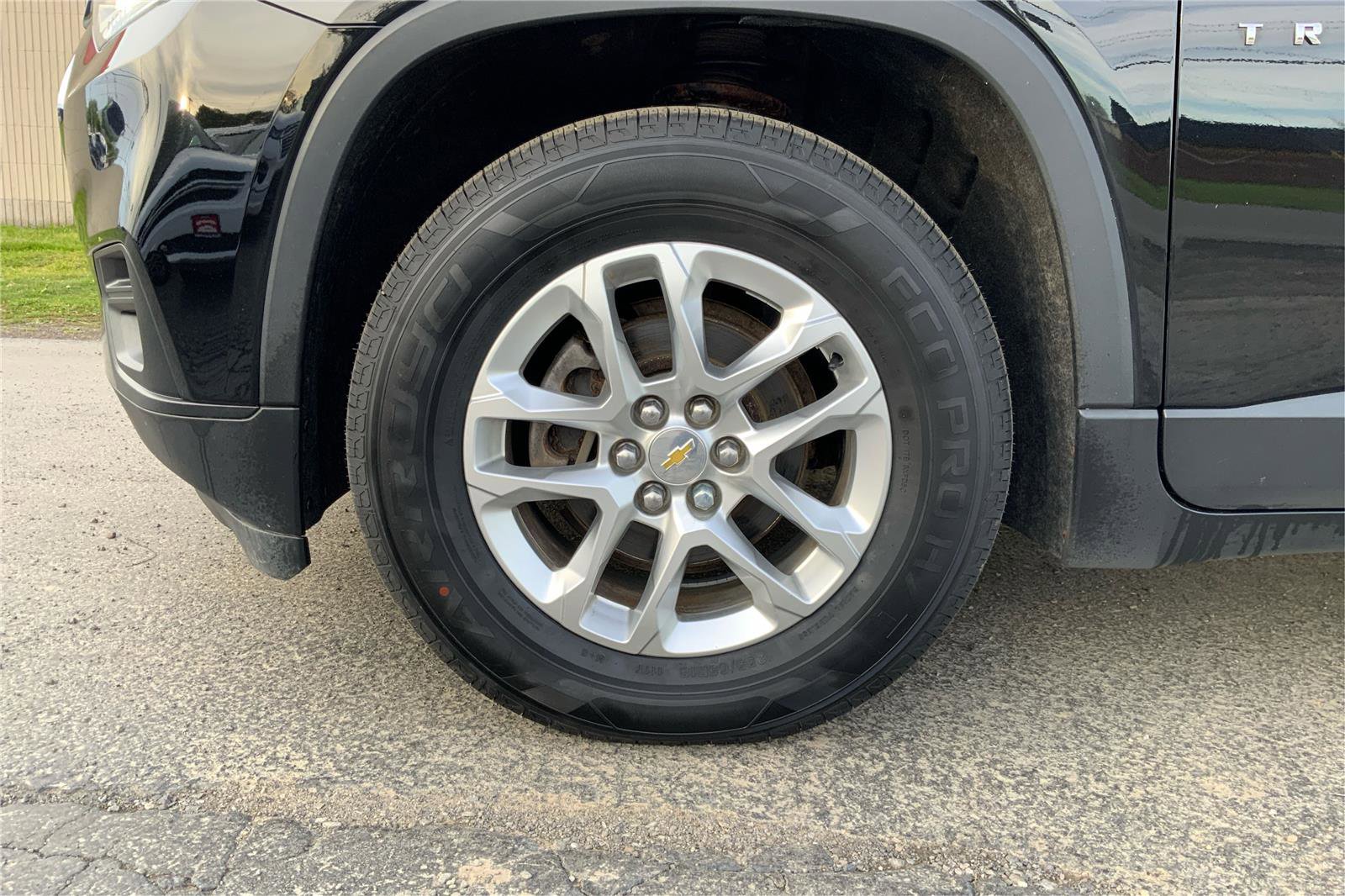 Used 2019 Chevrolet Traverse LS w/ LPO, Floor Liner Package AWD/4WD image 30