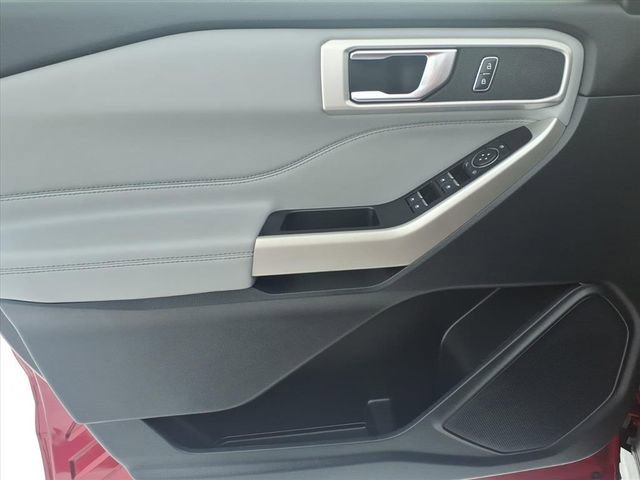 Certified 2022 Ford Explorer XLT w/ Equipment Group 202A image 15