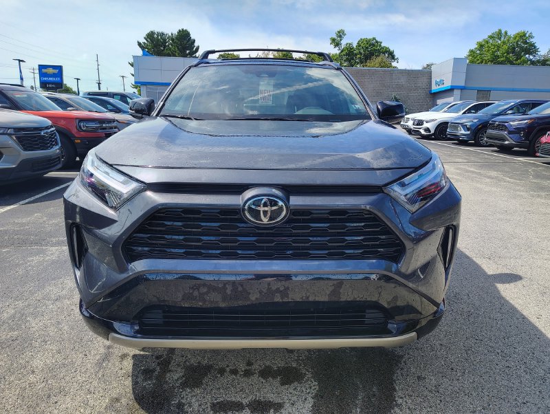 Used 2025 Toyota RAV4 XSE w/ Weather Package AWD/4WD image 2