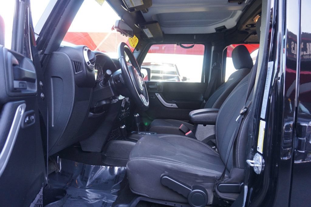 Used 2018 Jeep Wrangler Unlimited Sahara AWD/4WD image 18