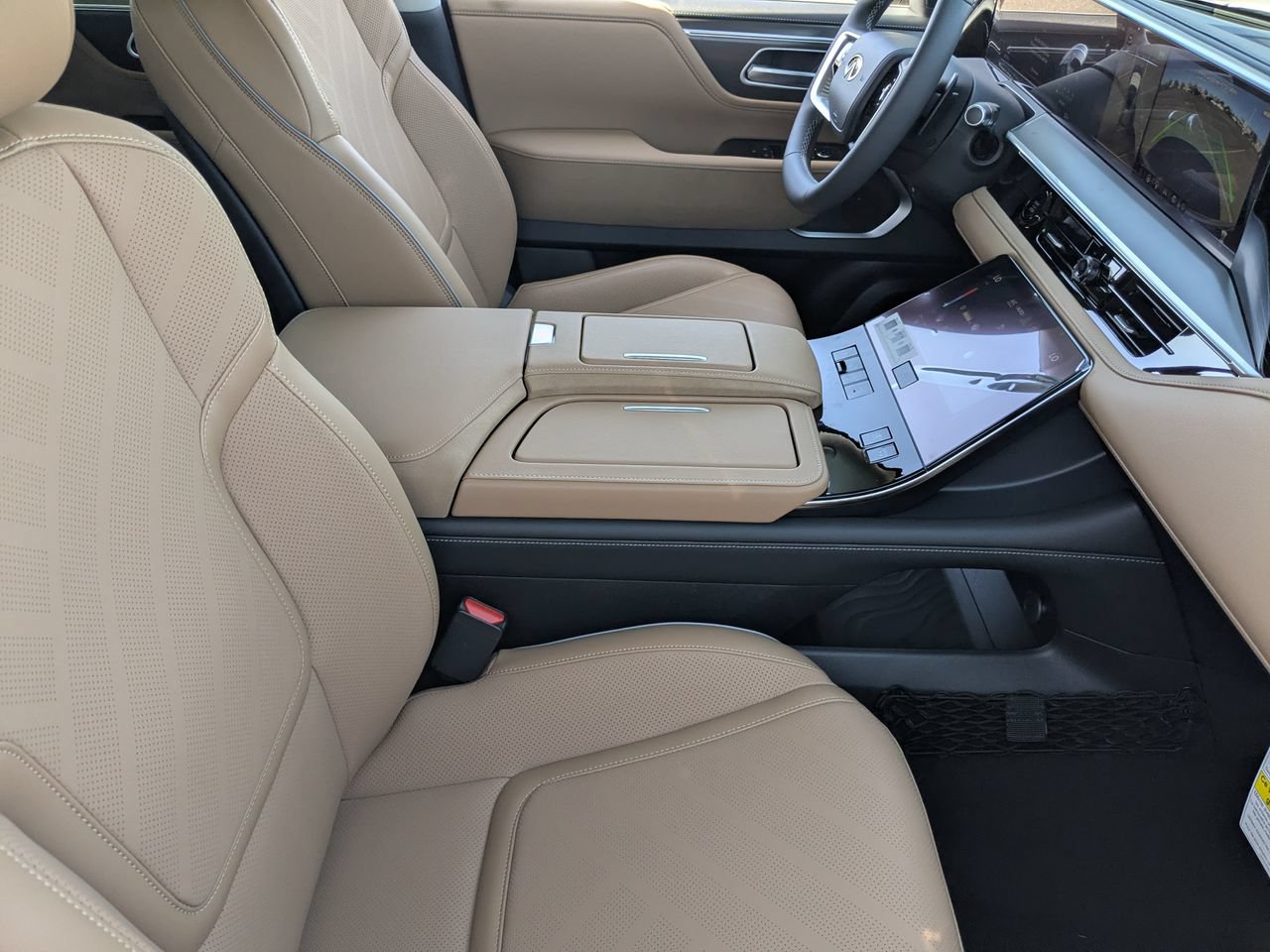 Certified 2026 INFINITI QX80 Luxe RWD image 29