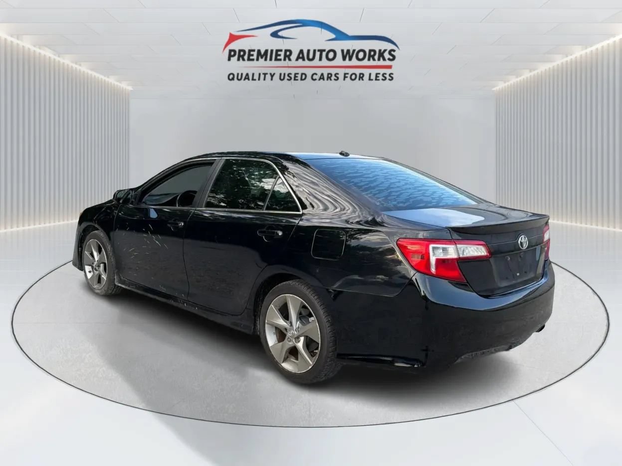 Used 2012 Toyota Camry SE FWD image 7