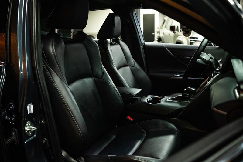 Used 2023 Toyota Venza XLE image 15