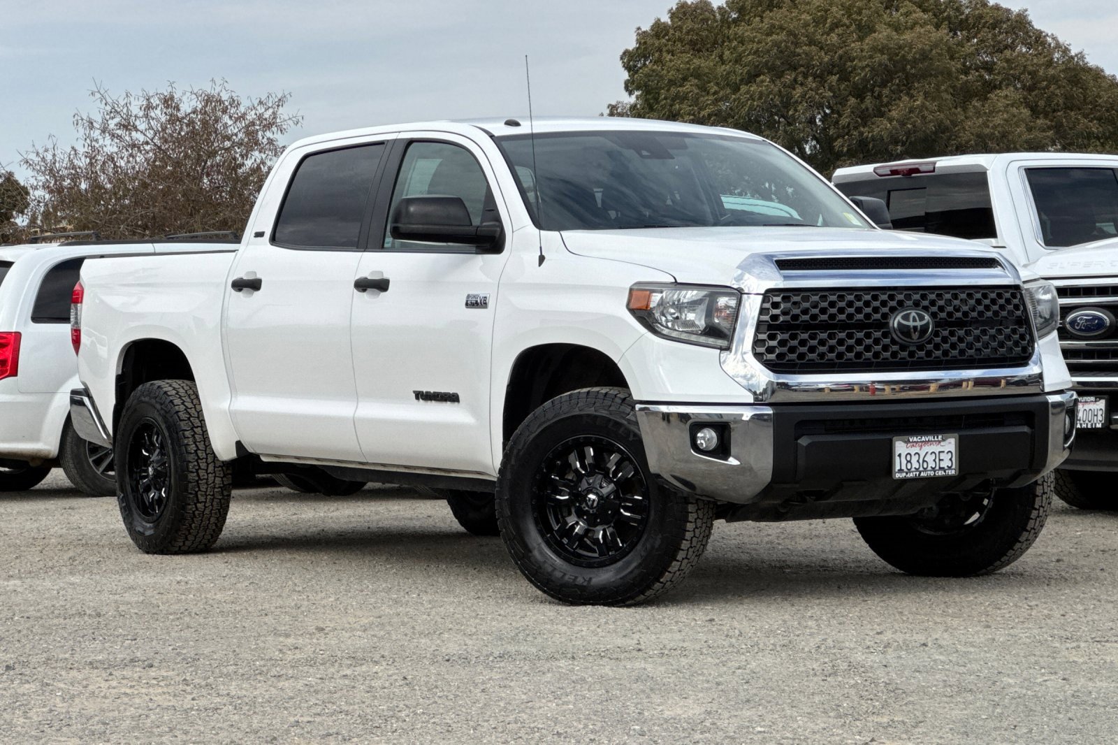 Used 2018 Toyota Tundra SR5 w/ SR5 Upgrade Package image 2
