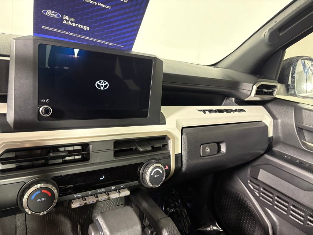 Used 2024 Toyota Tacoma TRD Sport image 16
