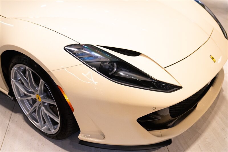 Used 2019 Ferrari 812 Superfast RWD image 7