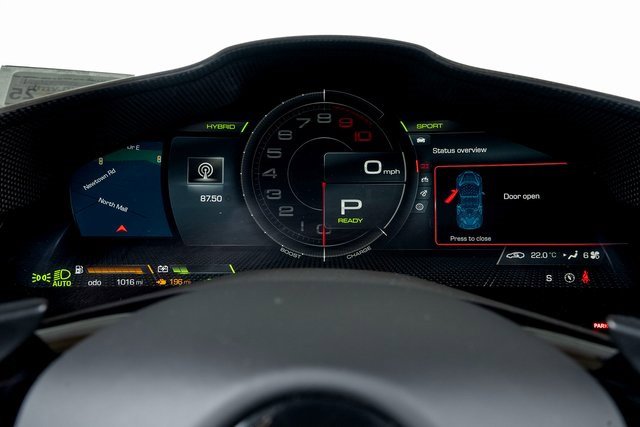 Used 2024 Ferrari SF90 Spider image 31