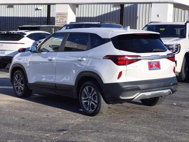 Used 2023 Kia Seltos LX image 4