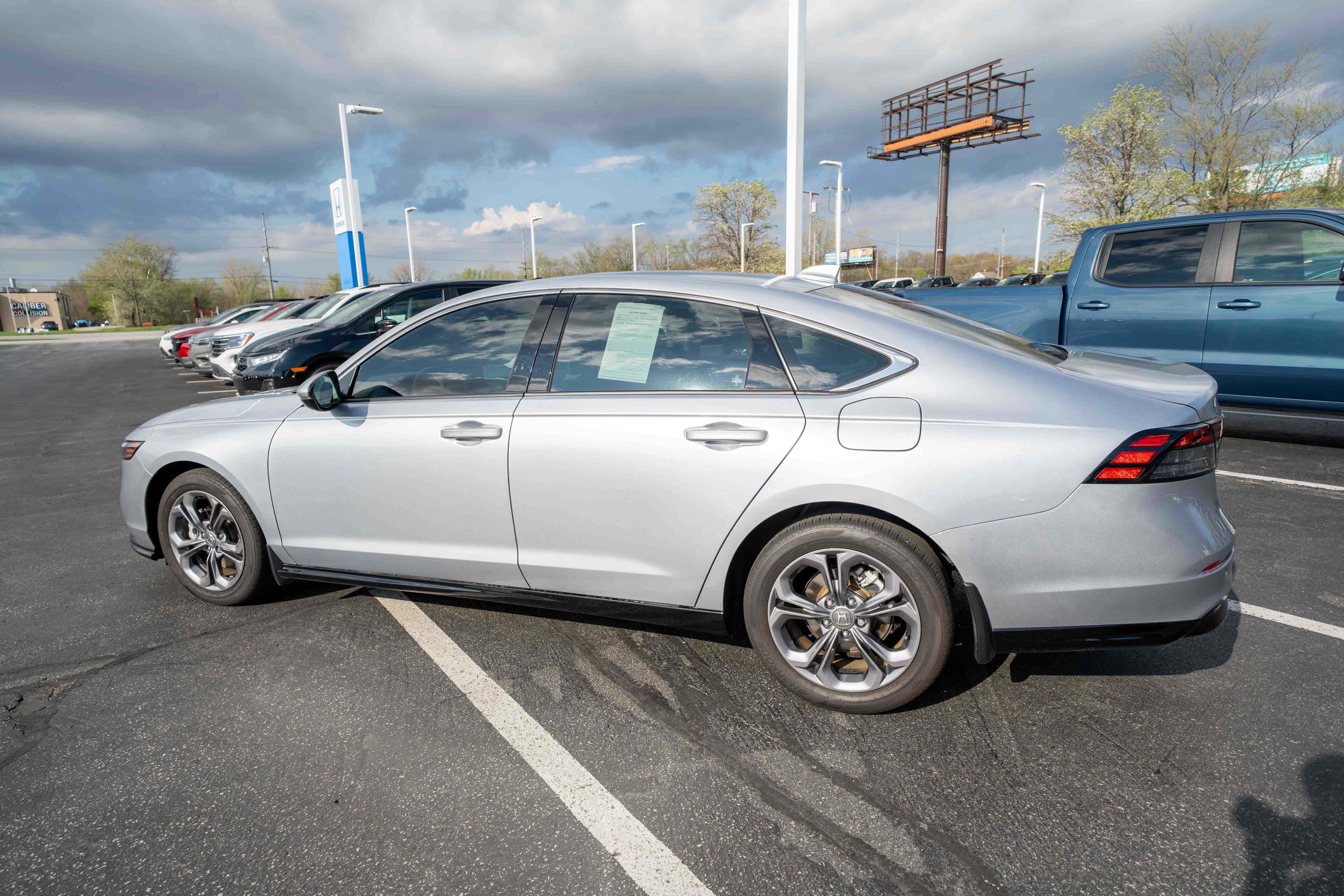 Certified 2025 Honda Accord EX-L image 4