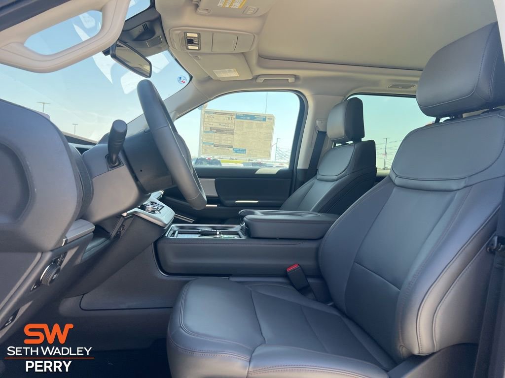 New 2025 Ford Expedition Active image 14