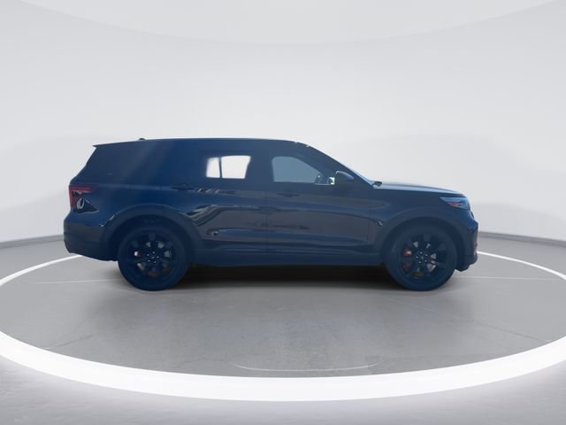 Certified 2022 Ford Explorer ST w/ ST Street Pack image 5