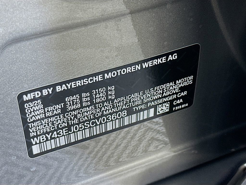 Used 2025 BMW i7 eDrive50 w/ Executive Package image 24