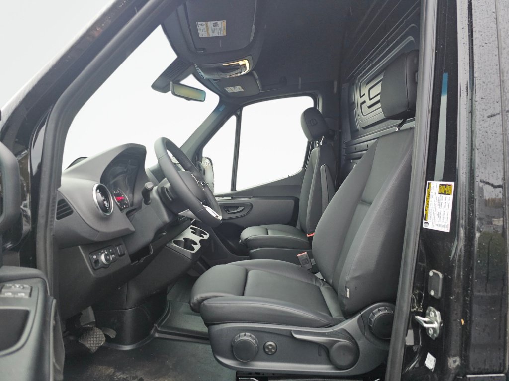 New 2025 Mercedes-Benz Sprinter 2500 image 17