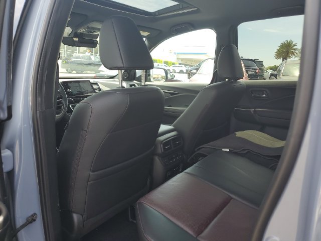 Certified 2024 Honda Ridgeline Black Edition image 13