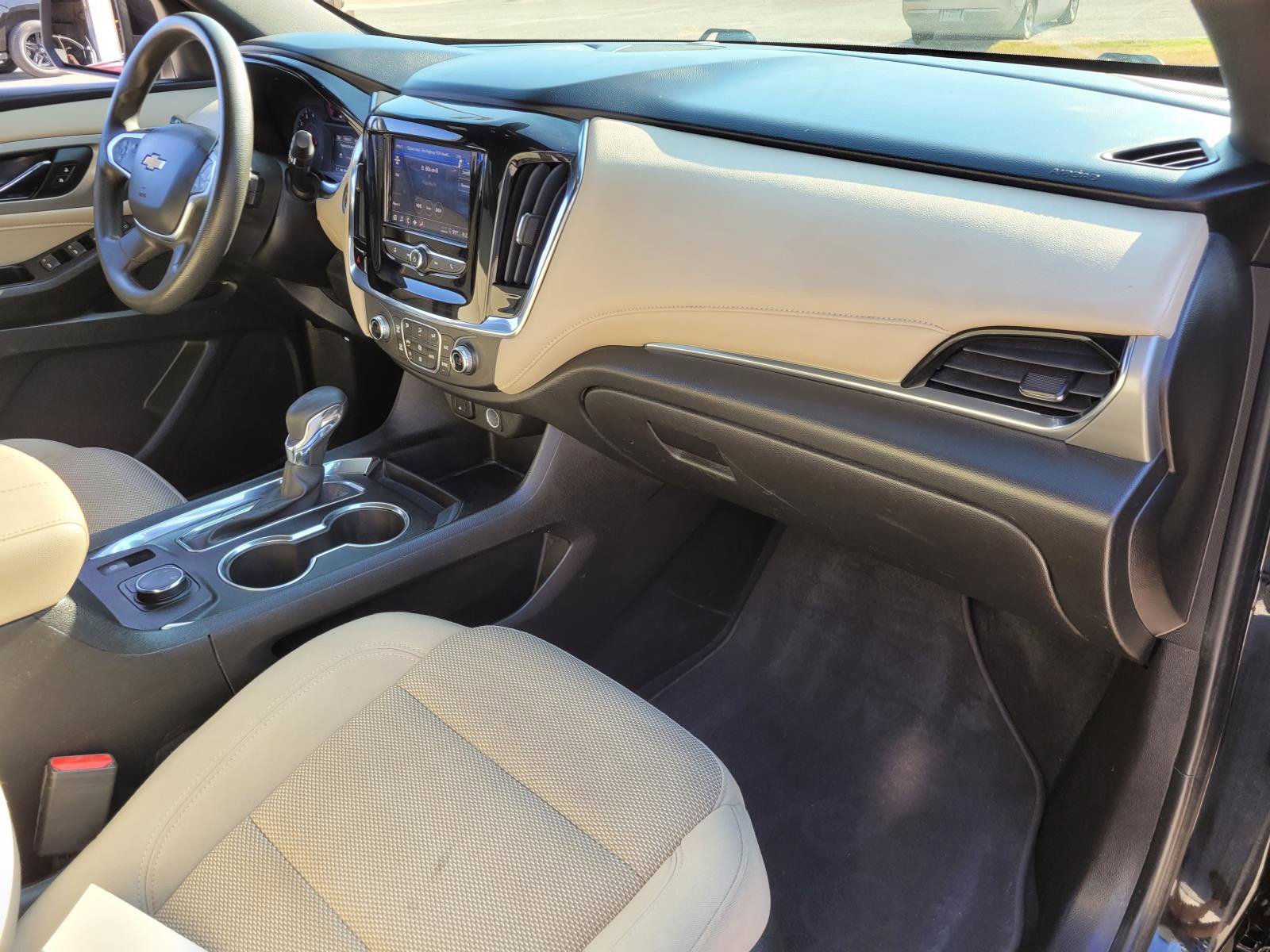 Used 2023 Chevrolet Traverse LS AWD/4WD image 9