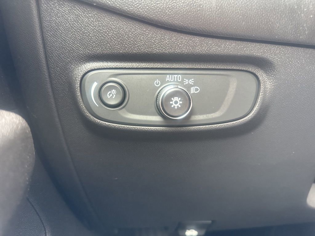 Used 2019 Chevrolet Equinox LT image 23