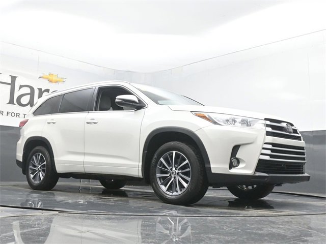 Used 2018 Toyota Highlander XLE image 2