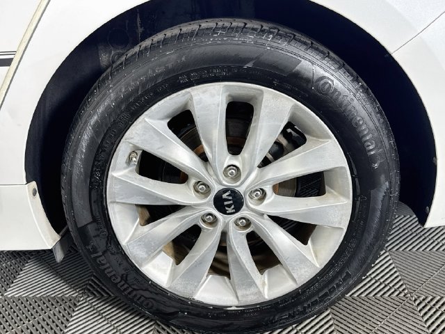 Used 2018 Kia Optima LX w/ 17" Alloy Wheels Package FWD image 33