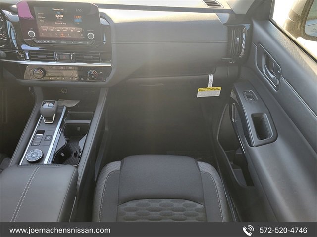 New 2025 Nissan Pathfinder SV w/ Black Appearance Package image 16