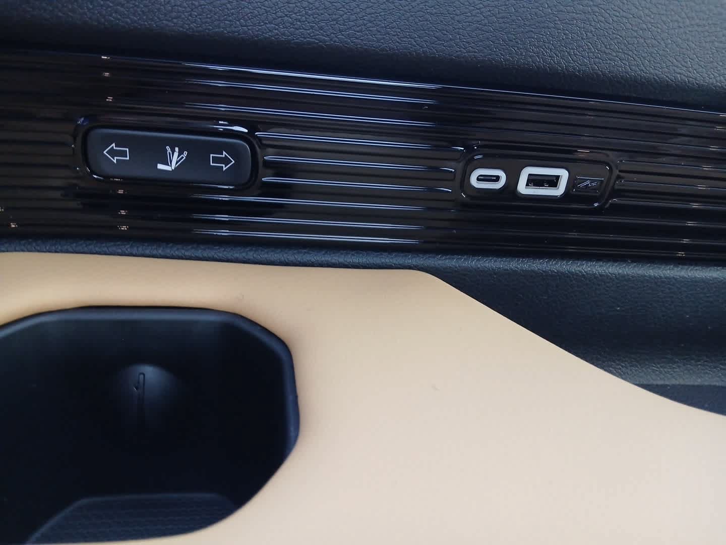 New 2026 Jeep Grand Wagoneer Summit AWD/4WD image 84