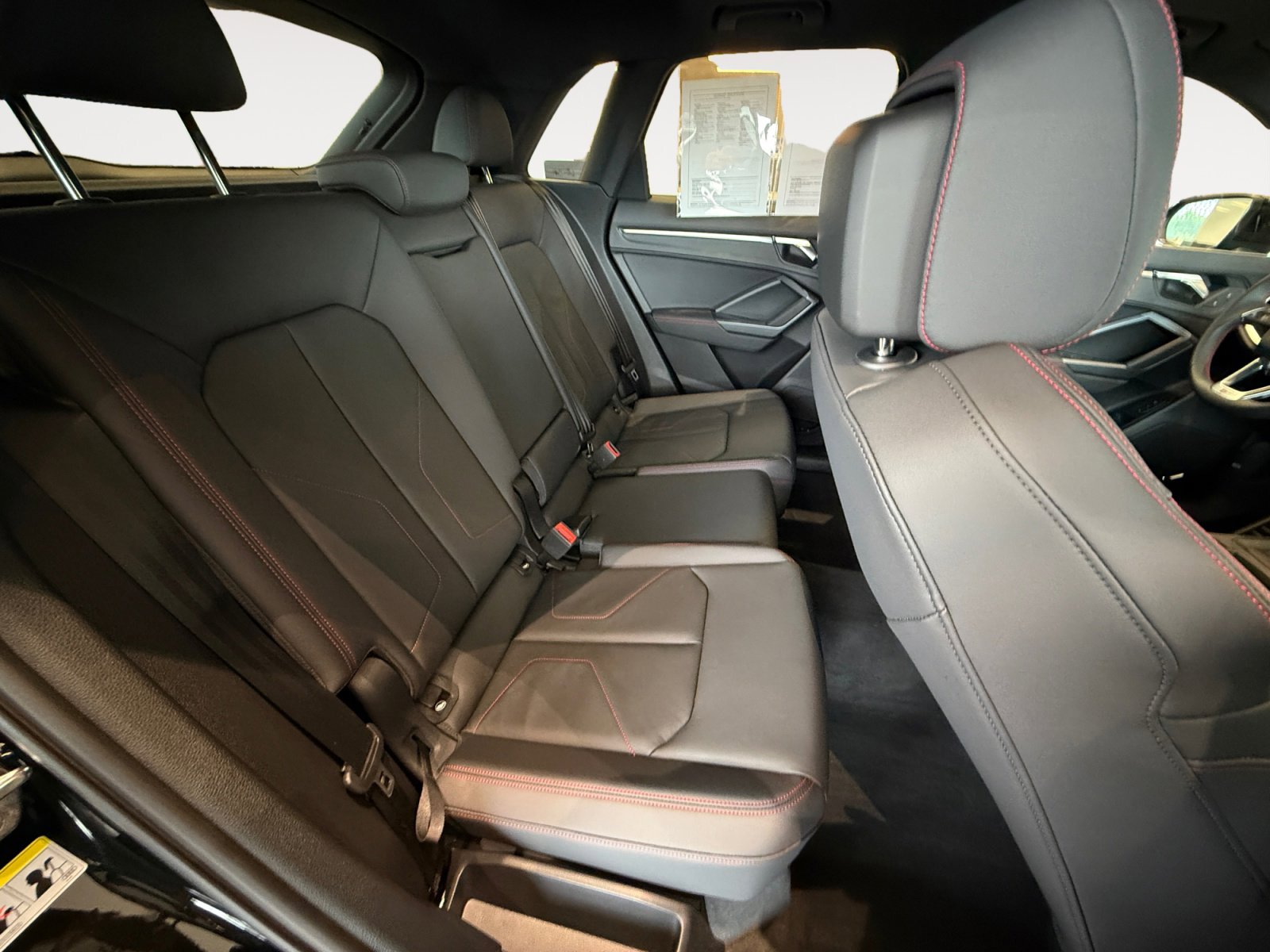 Certified 2025 Audi Q3 2.0T Premium Plus w/ Premium Plus Package image 18