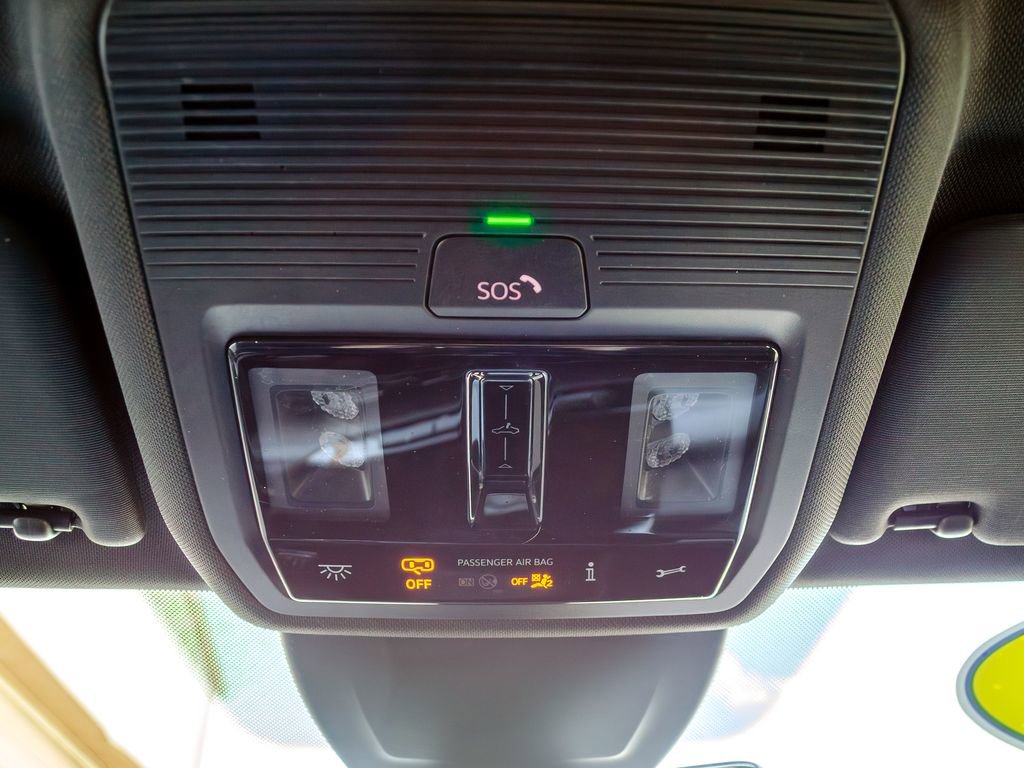 Used 2022 Volkswagen GTI SE FWD image 25