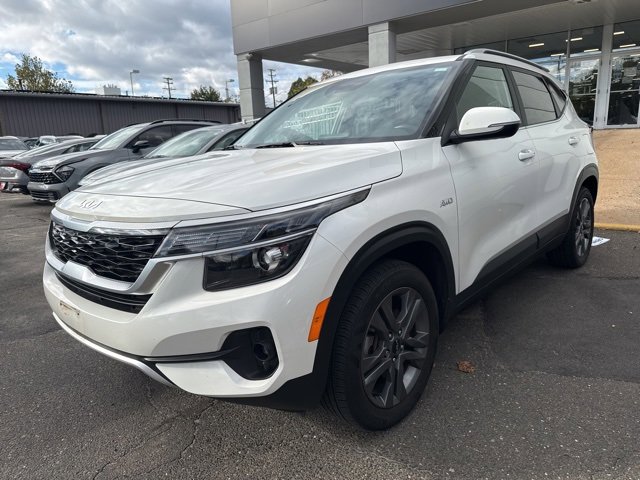 Certified 2023 Kia Seltos S image 1