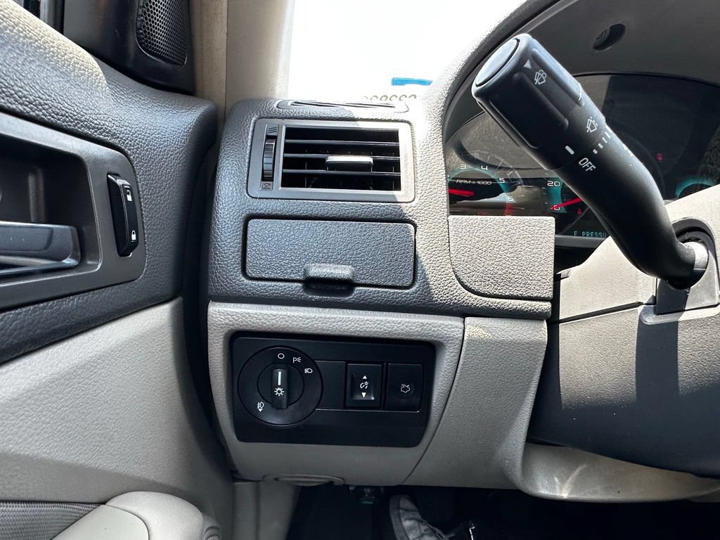 Used 2010 Ford Fusion SE FWD image 23
