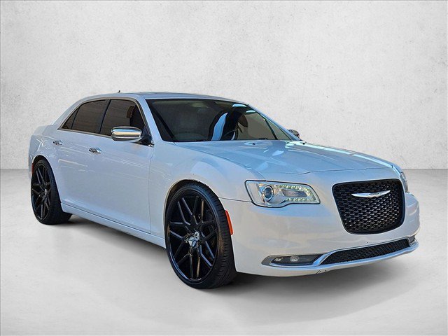 Used 2015 Chrysler 300 C RWD image 3