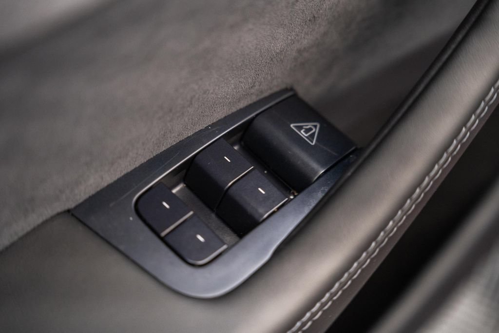 Used 2026 Tesla Model Y 2WD image 36