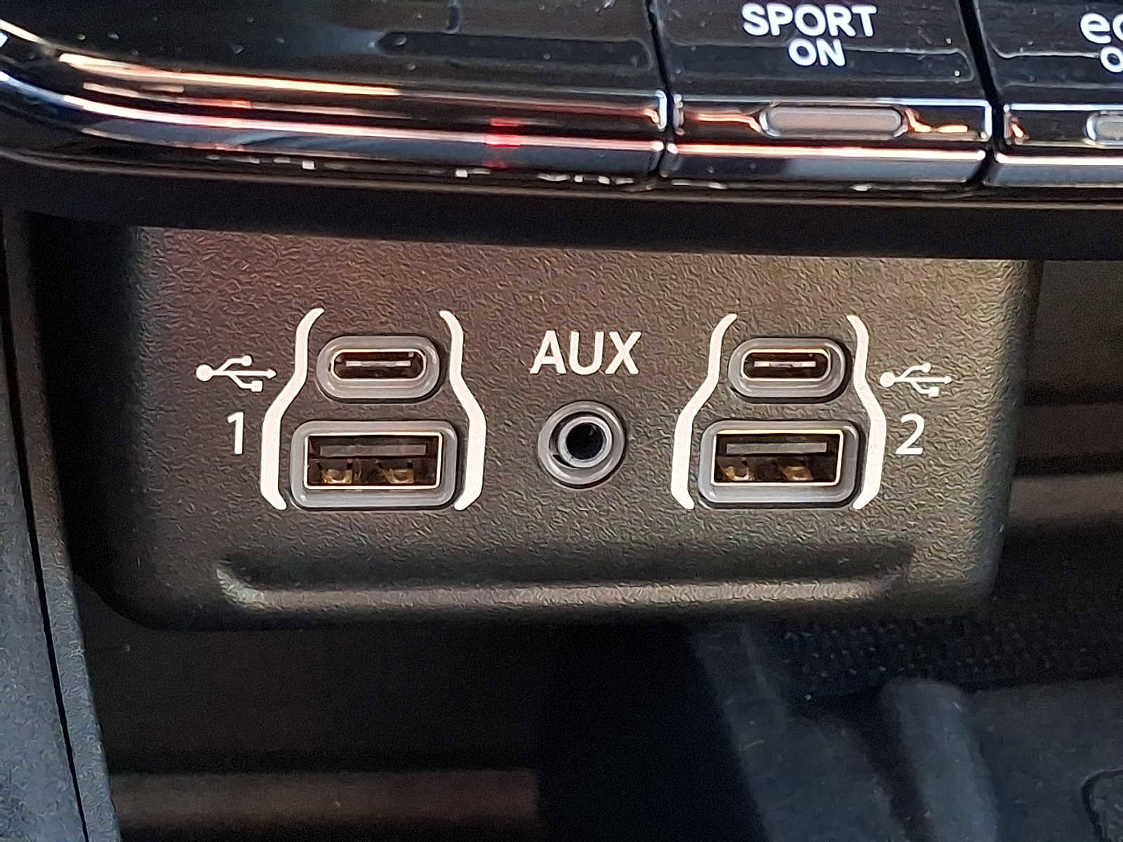 Used 2023 Dodge Durango R/T w/ Hemi Orange Plus Package image 28