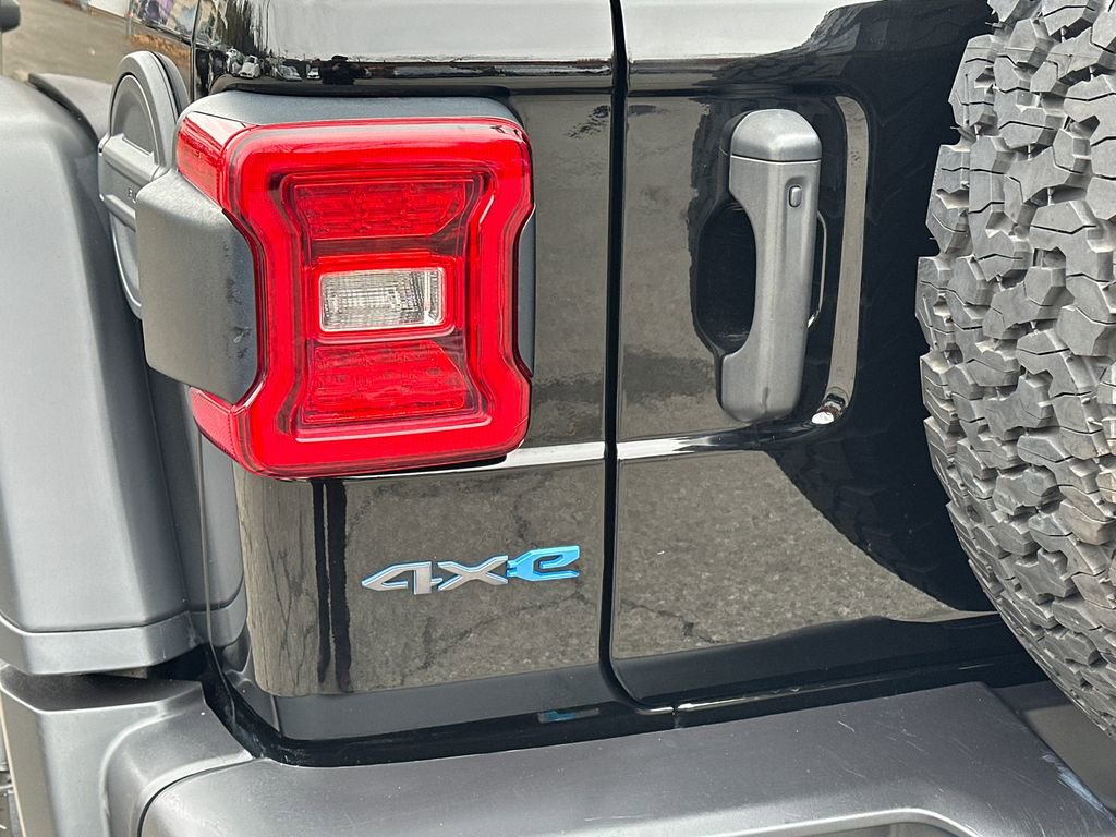 Used 2022 Jeep Wrangler Unlimited Rubicon 4xe w/ Cold Weather Group image 5