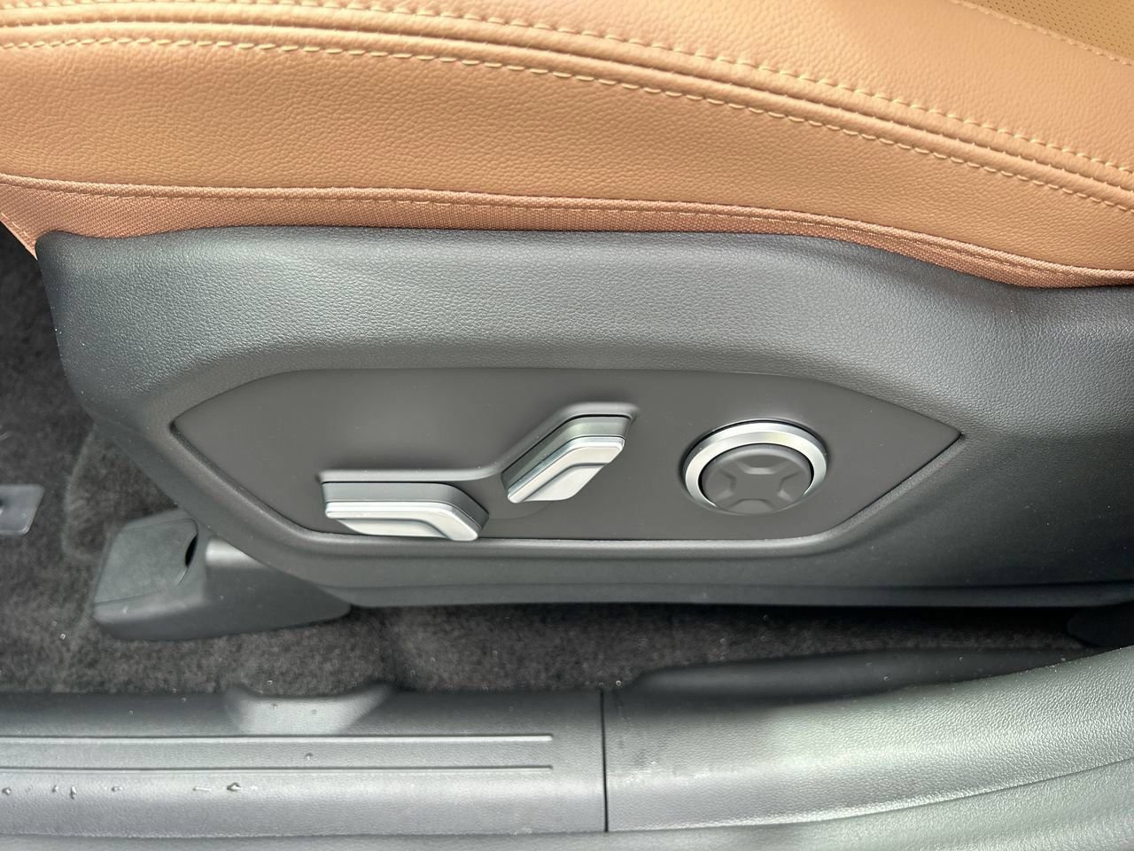 New 2026 Hyundai Santa Fe Limited AWD/4WD image 23