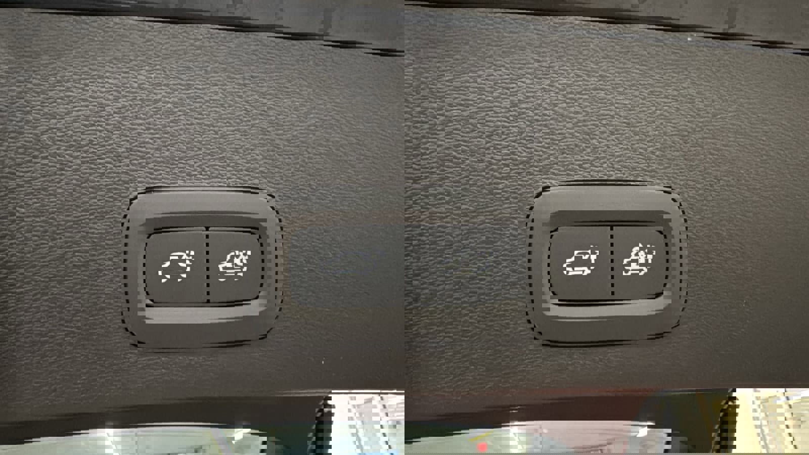 Used 2026 Volvo XC40 B5 Ultra w/ Protection Package Premier image 30