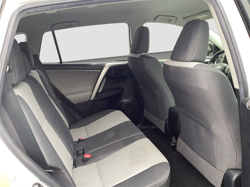 Used 2015 Toyota RAV4 LE image 18