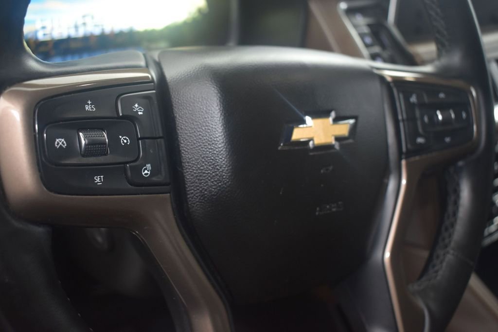 Used 2023 Chevrolet Suburban High Country RWD image 11