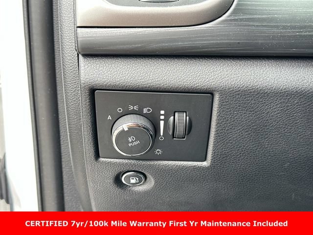 Used 2020 Jeep Grand Cherokee Altitude AWD/4WD image 28