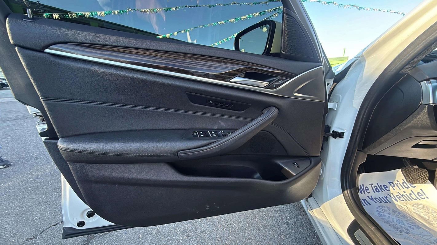 Used 2018 BMW 530i xDrive image 11