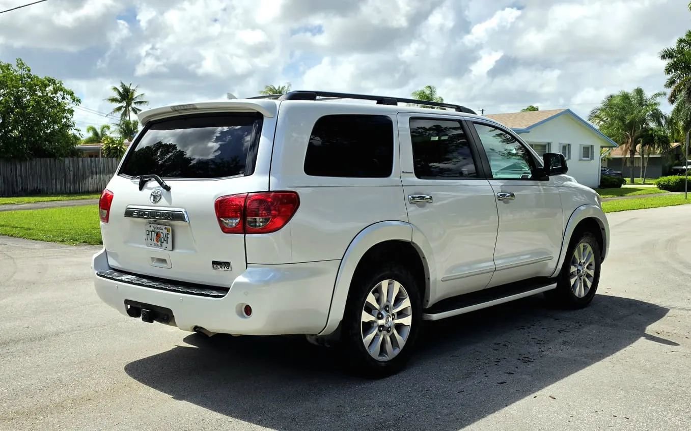 Used 2015 Toyota Sequoia Platinum RWD image 19